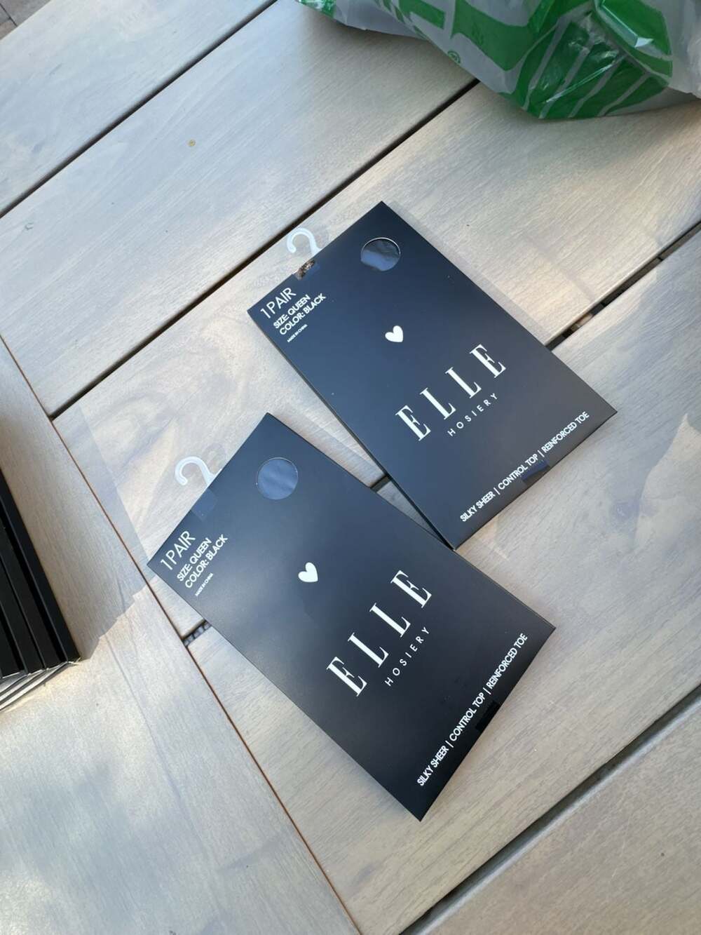 Elle - Picture 4 of 5